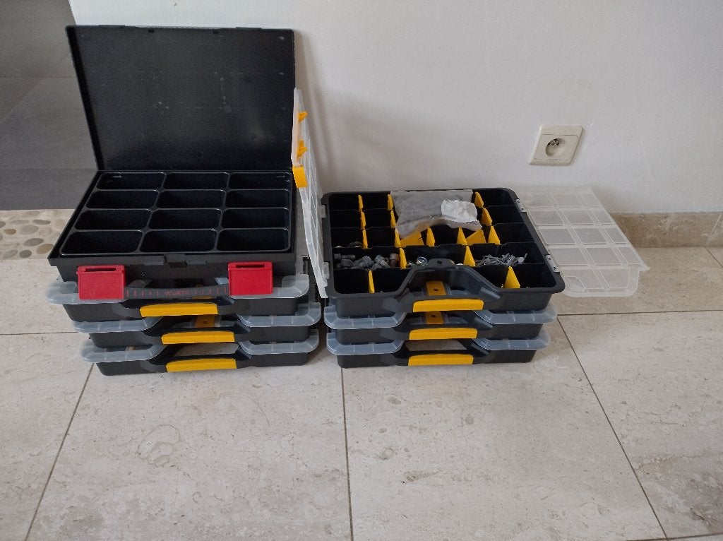 7 boîtes de rangement dans un état impeccable, Enlèvement, Comme neuf, Boîte
