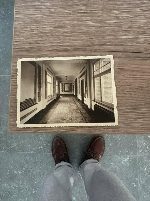 carte postale du Collège Saint Julien Ath : un couloir, Collections, Enlèvement ou Envoi, 1940 à 1960, Affranchie, Hainaut
