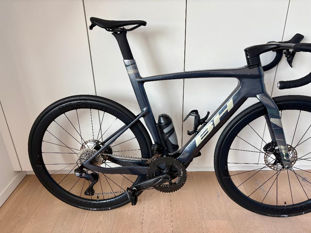 BH iAerolight 1.8 Di2 Ultegra L model 2026 e-racer, 28 inch, Carbon, Heren, Zo goed als nieuw