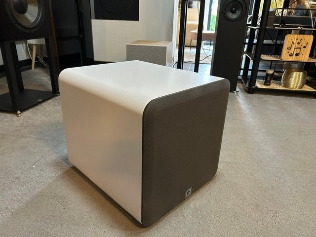 Q-Acoutics SUB 120 WIT nieuw+garantie, Subwoofer, Djgfk, Nieuw, AUX-ingang