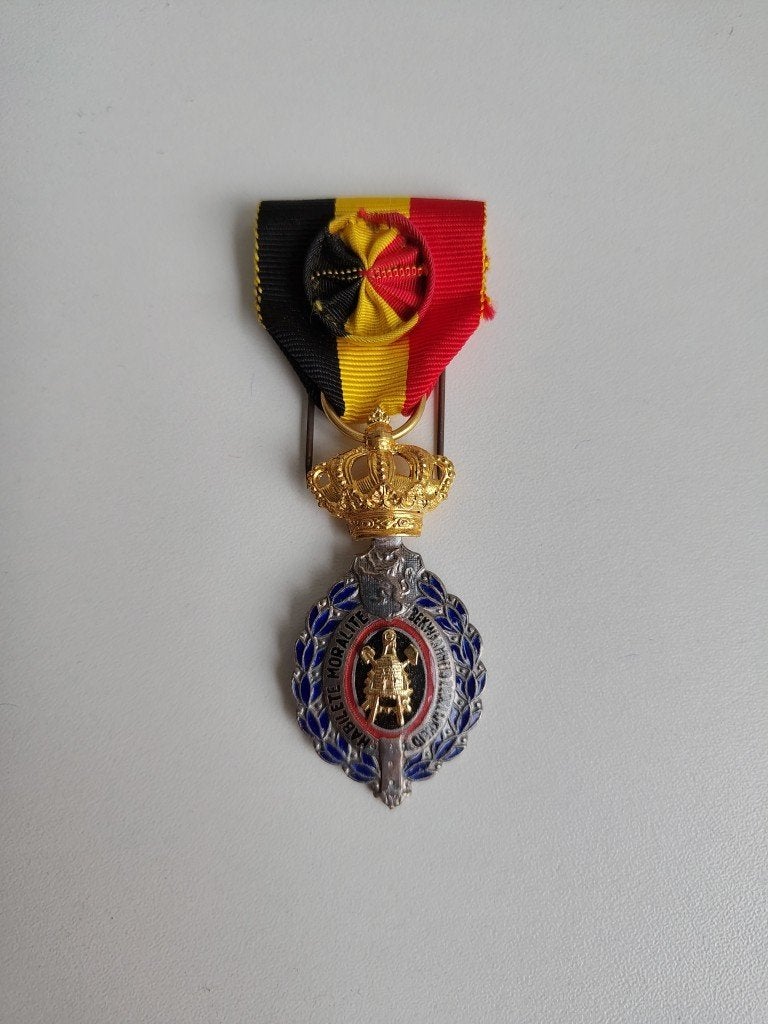 Nijverheidsereteken 1e klasse 1958 + originele doos, Ophalen of Verzenden, Overige materialen
