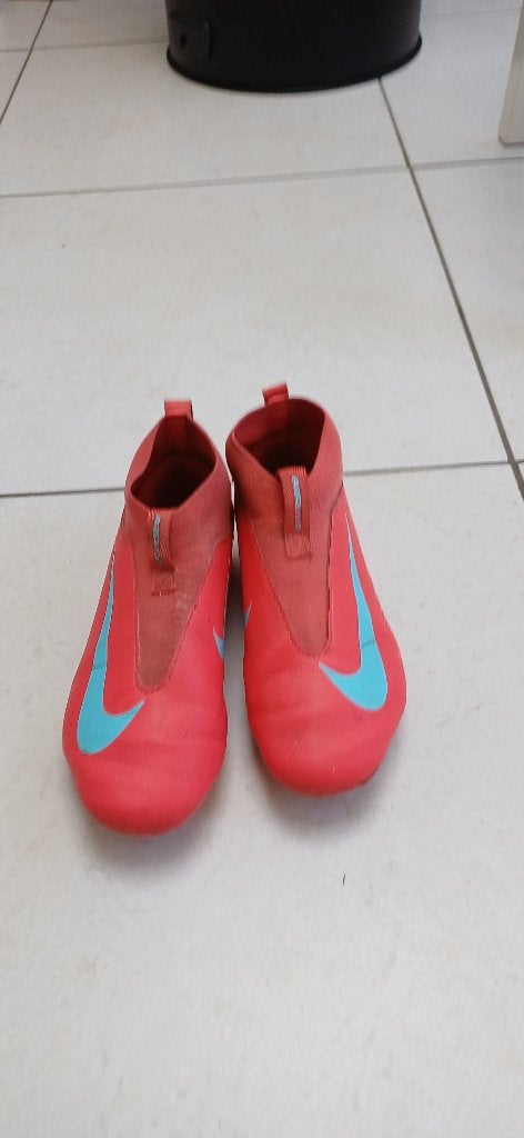 Voetbalschoenen maat 36.5, Sports & Fitness, Football, Enlèvement, Utilisé, Chaussures