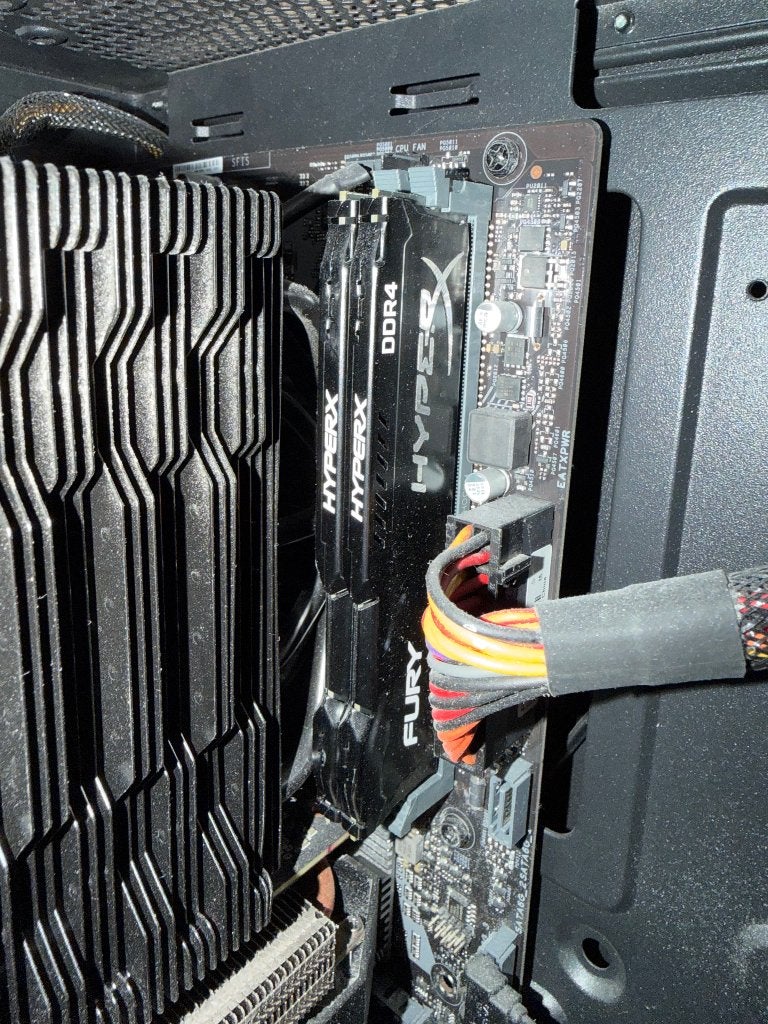 ASUS B365M-K + i5 9600k + 2 x 8Gb DDR4 + GTX 1660 ti 6Gb, Informatique & Logiciels, Utilisé, Gaming, SSD, Intel Core i5