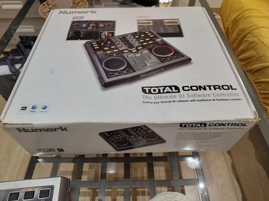 Numark Total Control DJ controller