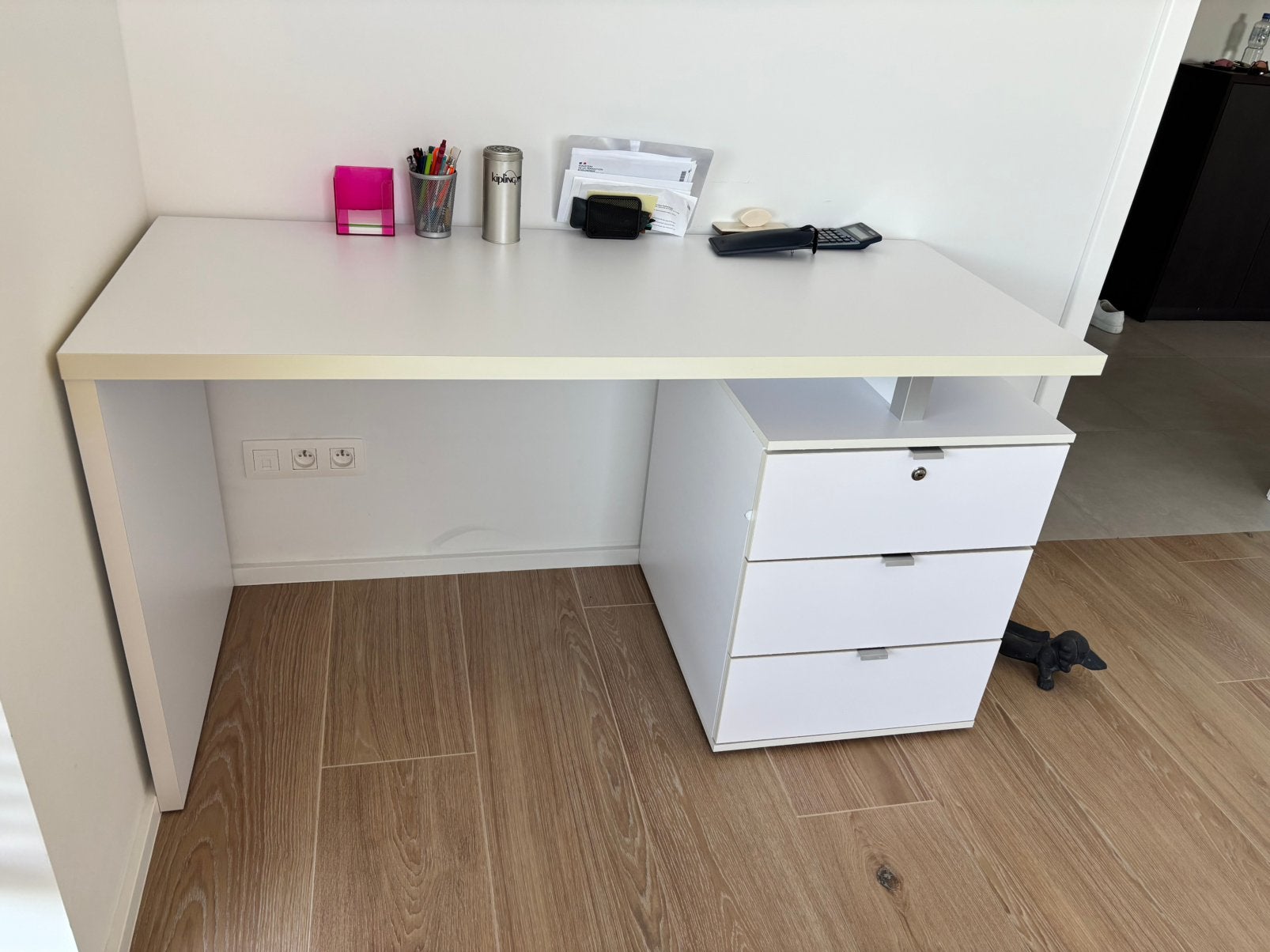 Bureau met bureaustoel, Ophalen, Gebruikt, 140 cm, Elektrisch