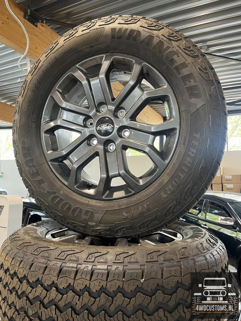 Velgen 18 inch en banden set 4x  ford ranger 2017- 2025  18, Ophalen, 18 inch, Gebruikt, 255 mm