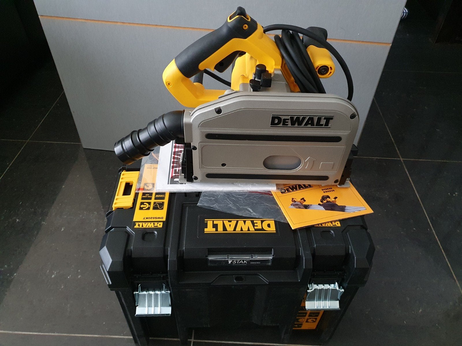 Dewalt Scie plongeante 165mm, Enlèvement, Neuf