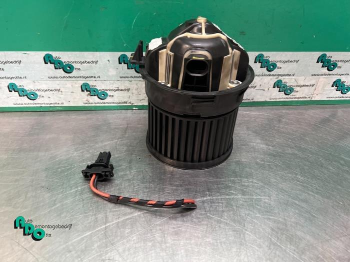 Moteur de ventilation chauffage d'un Peugeot 308 (308 08-), -, 3 mois de garantie, Utilisé, -
