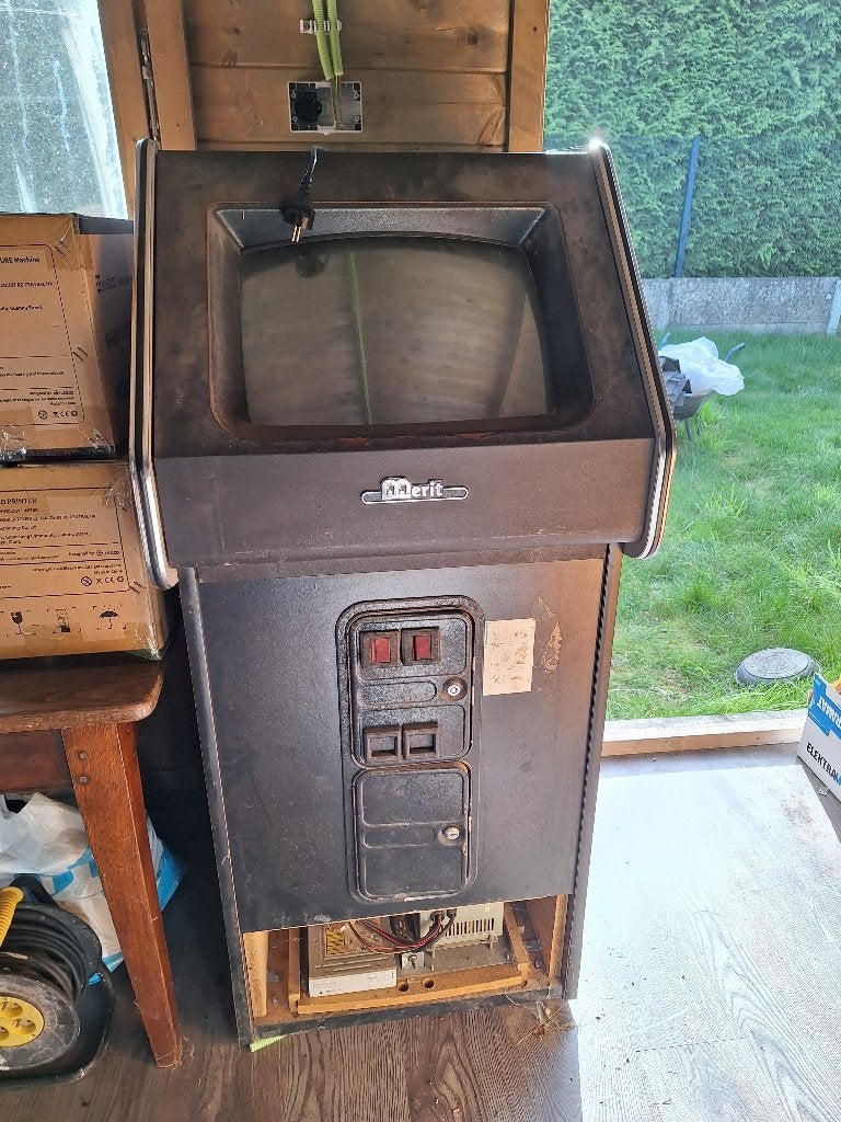 Megatouch XL Extreme MultiGame Video Arcade, Euro, Ophalen, Gebruikt