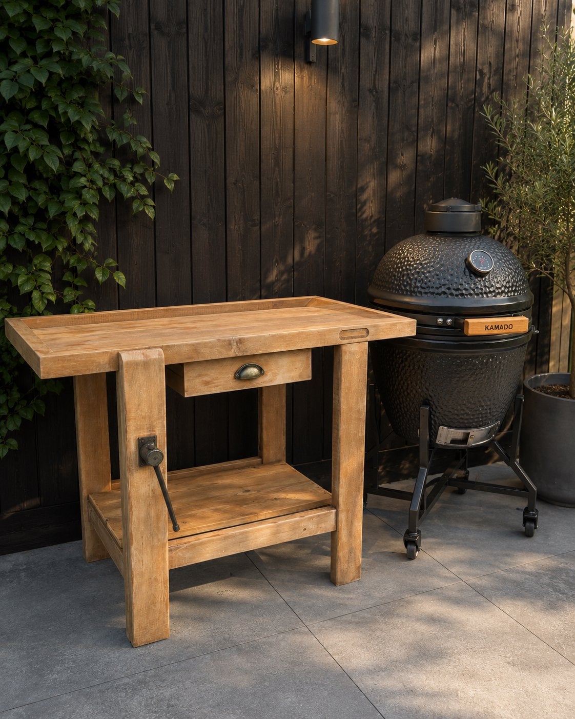 Landelijk werkbankje om bij jou Kamado te plaatsen, Tuin en Terras, Buitenkeukens, Ophalen, Zo goed als nieuw