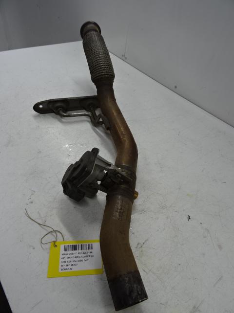 UITLAAT VOORPIJP Volkswagen Golf VII (AUA) (01-2012/03-2021), Gebruikt, Volkswagen