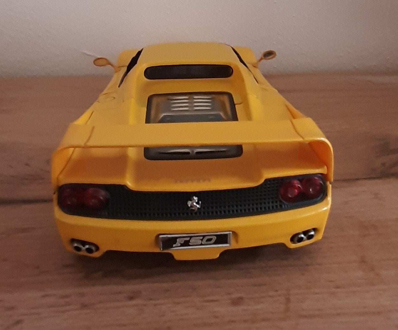 Ferrari F50 (1995) jaune (1:18).
Édition spéciale Maisto.
tr, Hobby & Loisirs créatifs, Enlèvement, Maisto
