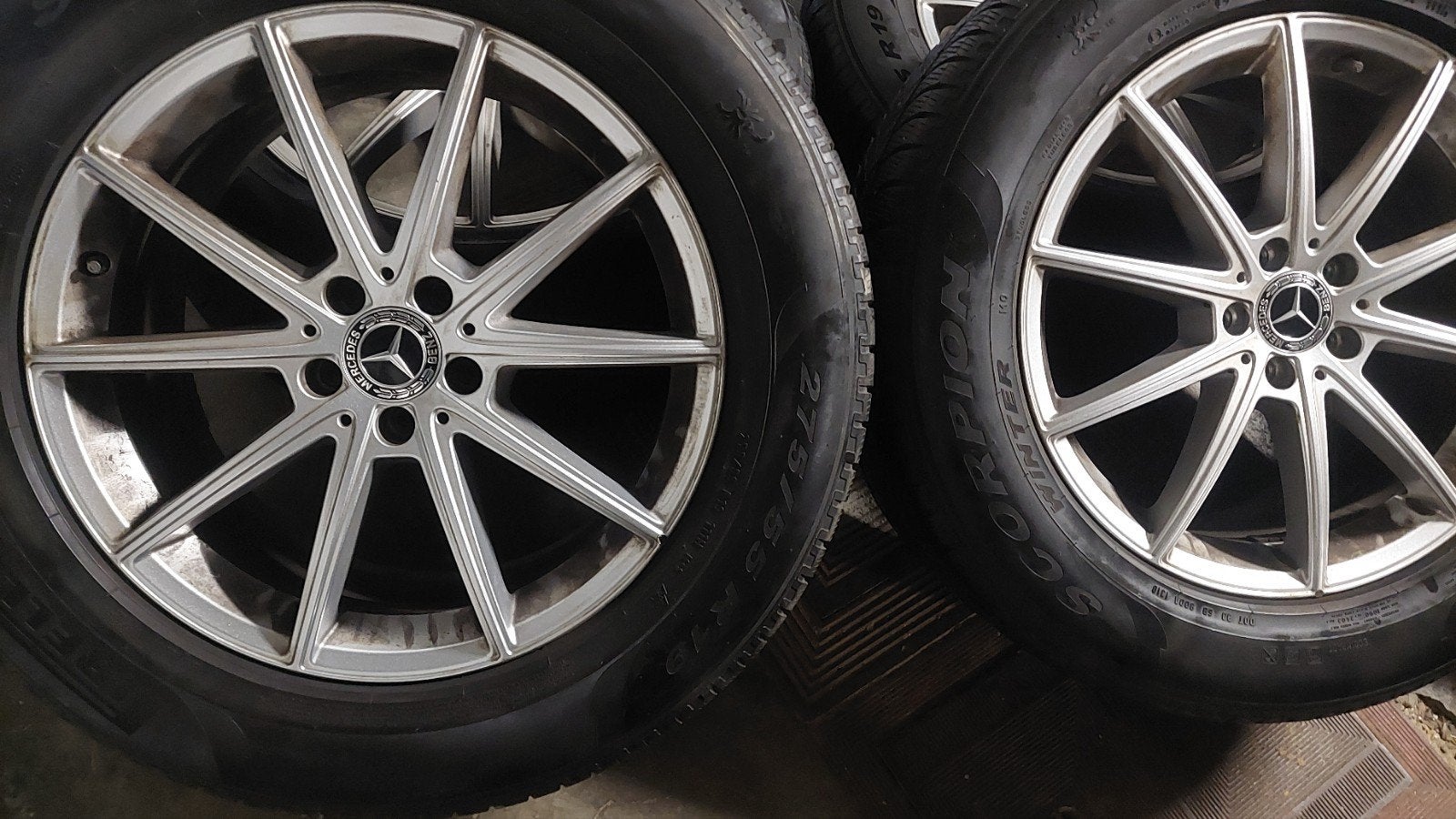 Original Mercedes GLE 275 55 19 avec pneus hiver
8.5j, Autos : Pièces & Accessoires, Pneus & Jantes, Enlèvement, Pneus hiver, Pneu(s)