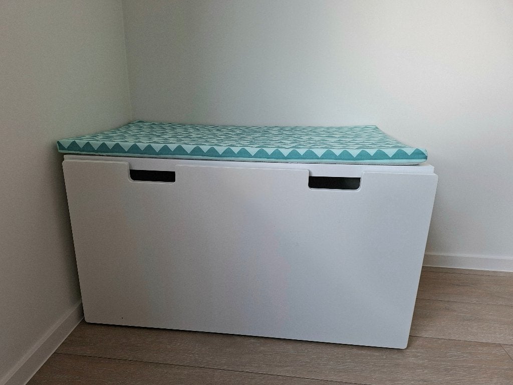 SMĂSTAD speelgoedkist met bank, Kinderen en Baby's, Kast, 50 tot 70 cm, Zo goed als nieuw, 75 tot 100 cm