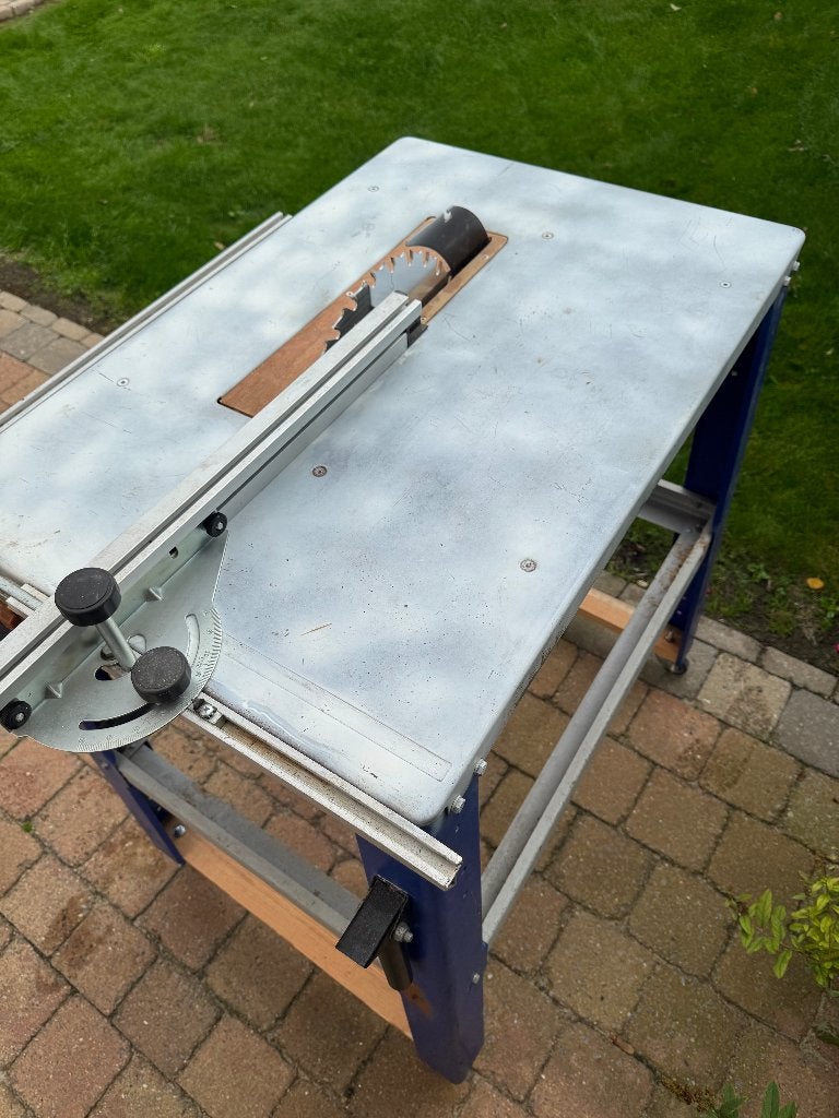 Table de scie - Table de Scie, Bricolage & Construction, 600 à 1200 watts, 70 mm ou plus, Enlèvement, Utilisé