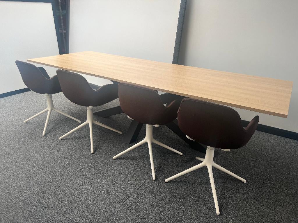 Deensovale vergadertafel x-poot (280100), Ophalen