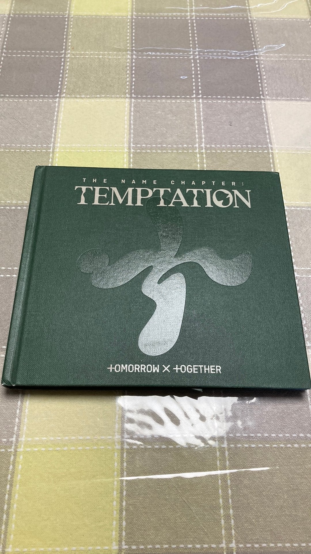Kpop Tomorrow x together album temptation, Enlèvement ou Envoi, Comme neuf