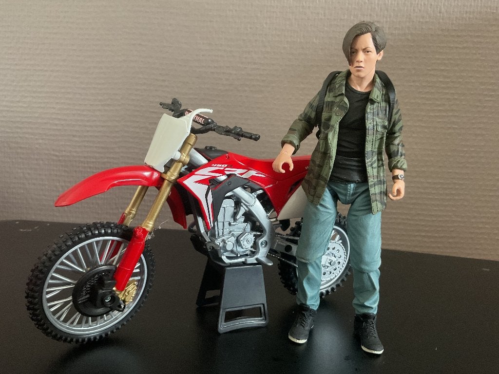 Terminator 2 John Connor Figuur met Honda Crossmotor 1:12, Enlèvement ou Envoi