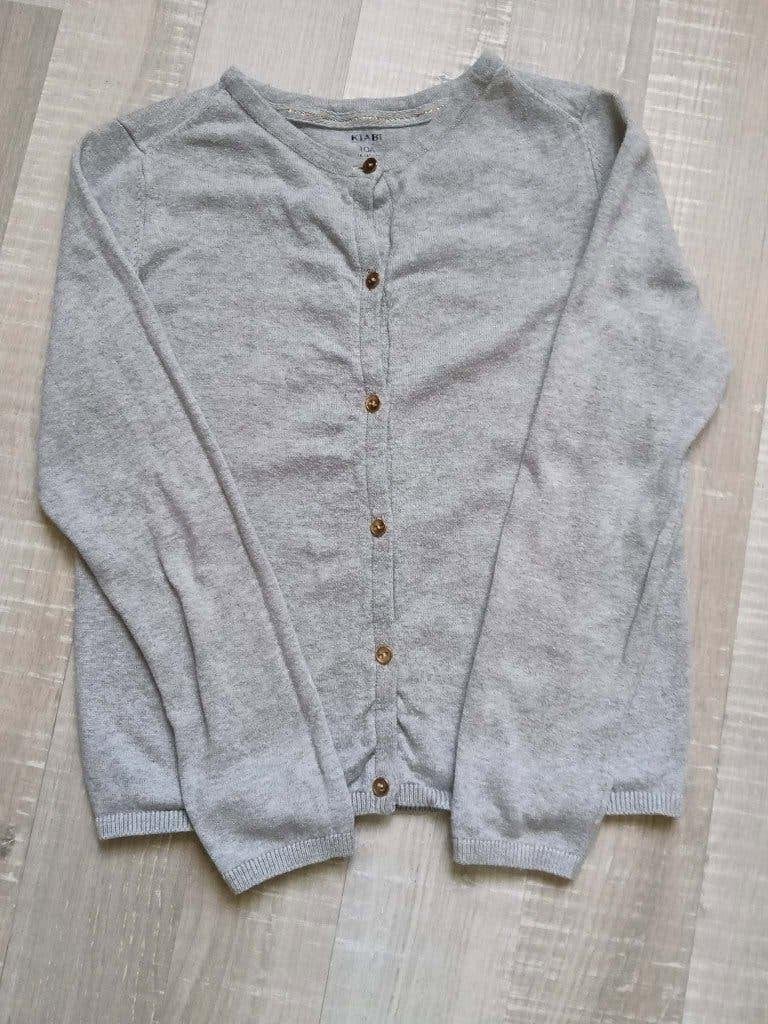 gilet gris clair boutons Kiabi 10 ans taille 134, Enfants & Bébés, Kiabi, Enlèvement ou Envoi, Pull ou Veste, Comme neuf