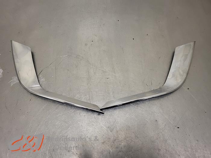 Grille Lijst van een Renault Trafic, Auto-onderdelen, Gebruikt, -, Renault, -
