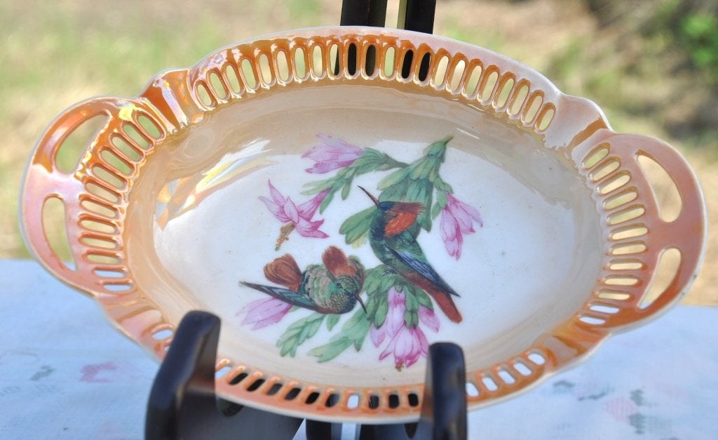 petit plat porcelaine ajourée oiseau de colibris, Antiquités & Art, Enlèvement ou Envoi