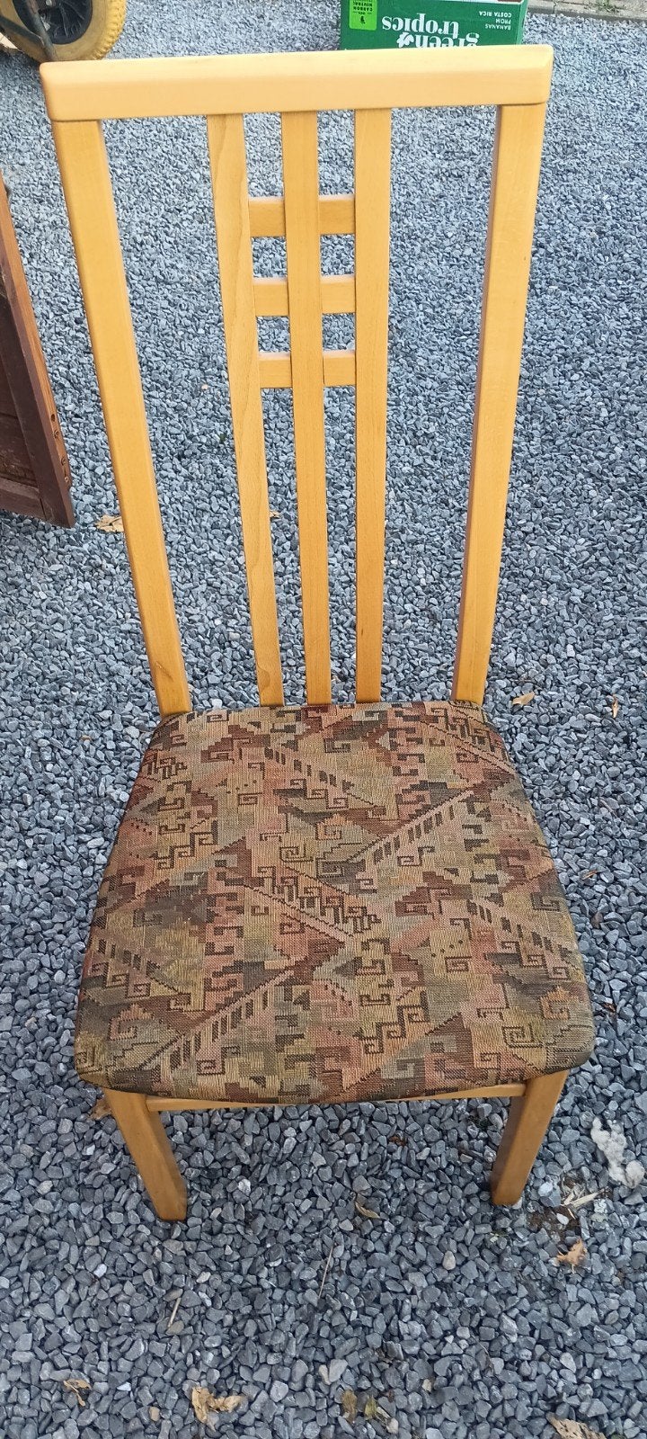 4 stoelen in hout, Ophalen