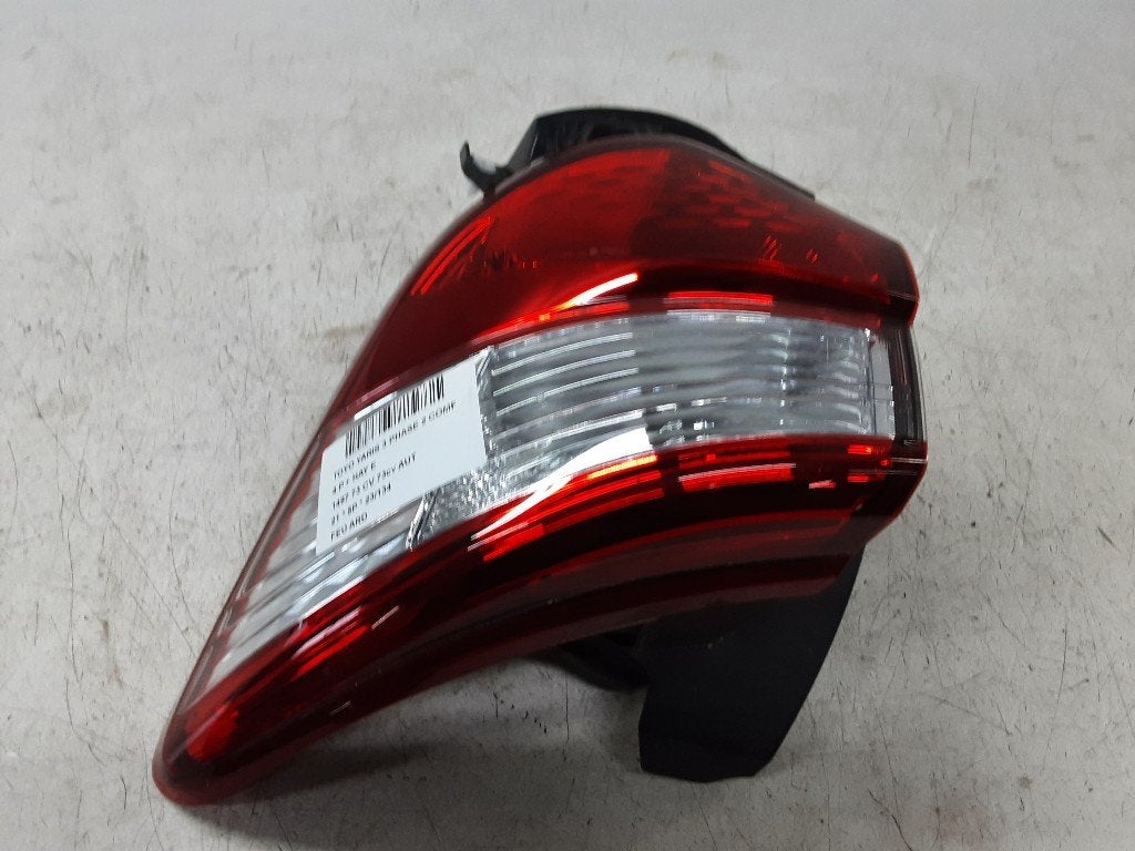 FEU ARRIÈRE DROIT Toyota Yaris III (P13) (01-2010/09-2020), Mevr. I. Hauben, Toyota, Utilisé, Rue de l'Espoir 34 34
4030  GRIVEGNÉE, BE