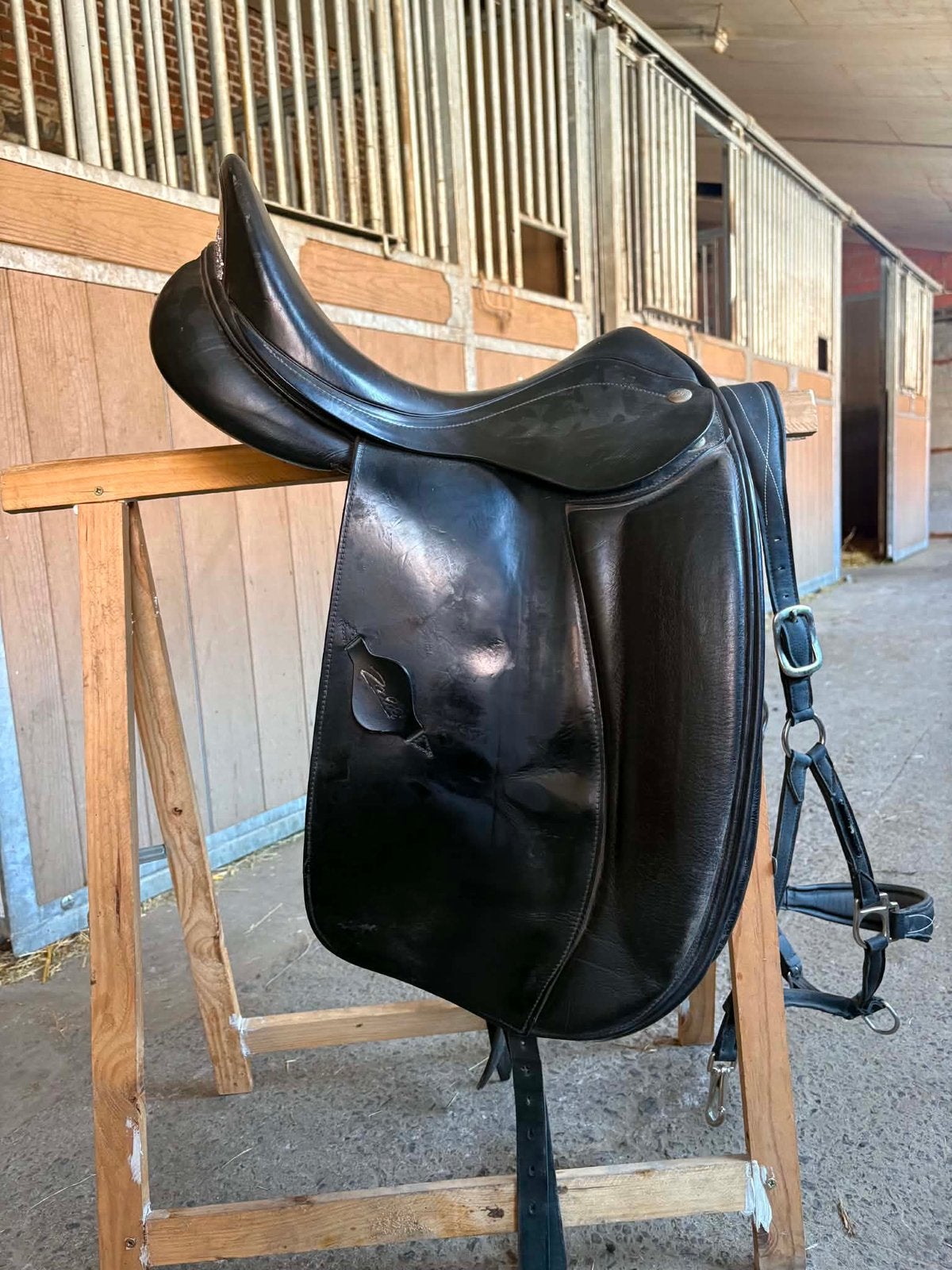 Selle de dressage zaldi, Enlèvement ou Envoi, Comme neuf, Dressage