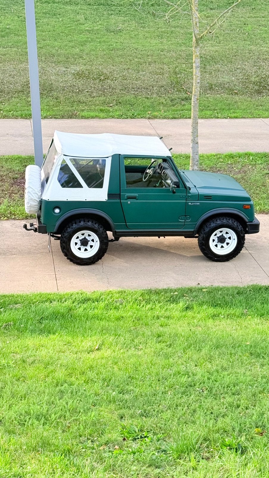 Suzuki samurai 1.3i Oldtimer, Auto's, Samurai, Bedrijf, https://public.car-pass.be/vhr/365a6c59-d686-42d4-99f3-964a0315780d, SUV of Terreinwagen