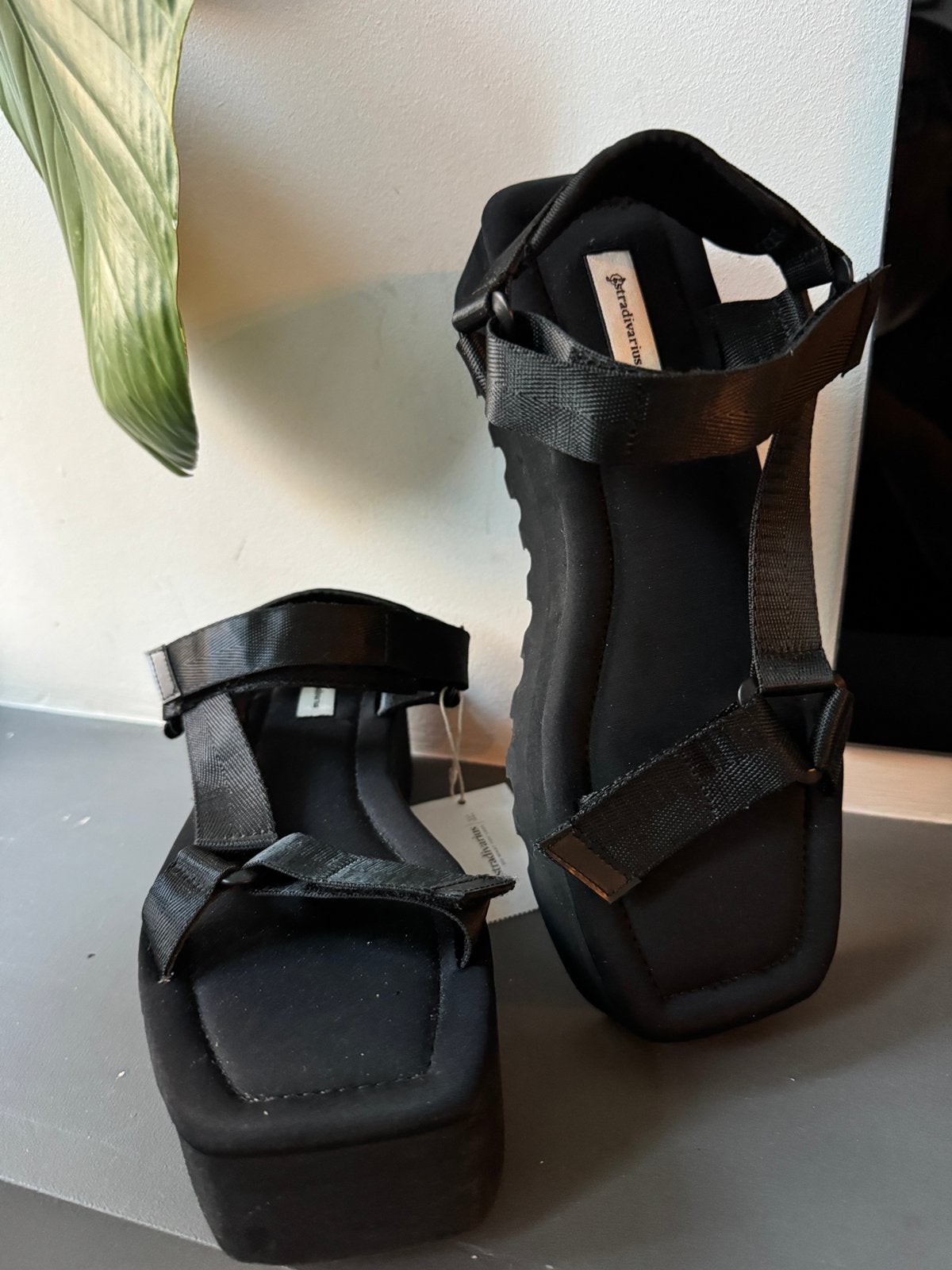 Nieuwe Stradivarius Zwarte Platform Sandale Klittenband 40, Sport en Fitness, Snowboarden, Ophalen, Nieuw