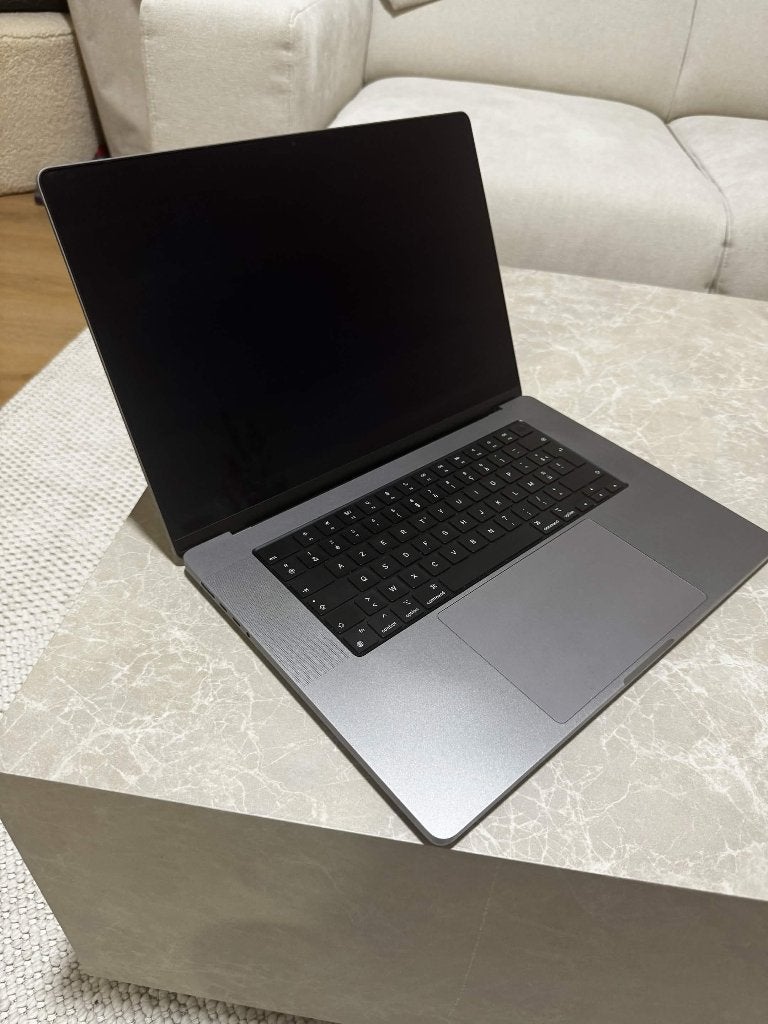 MacBook Pro 16" M1 Pro – 512 Go – 16 Go RAM, Informatique & Logiciels, 512 GB, 16 pouces, Utilisé, Azerty