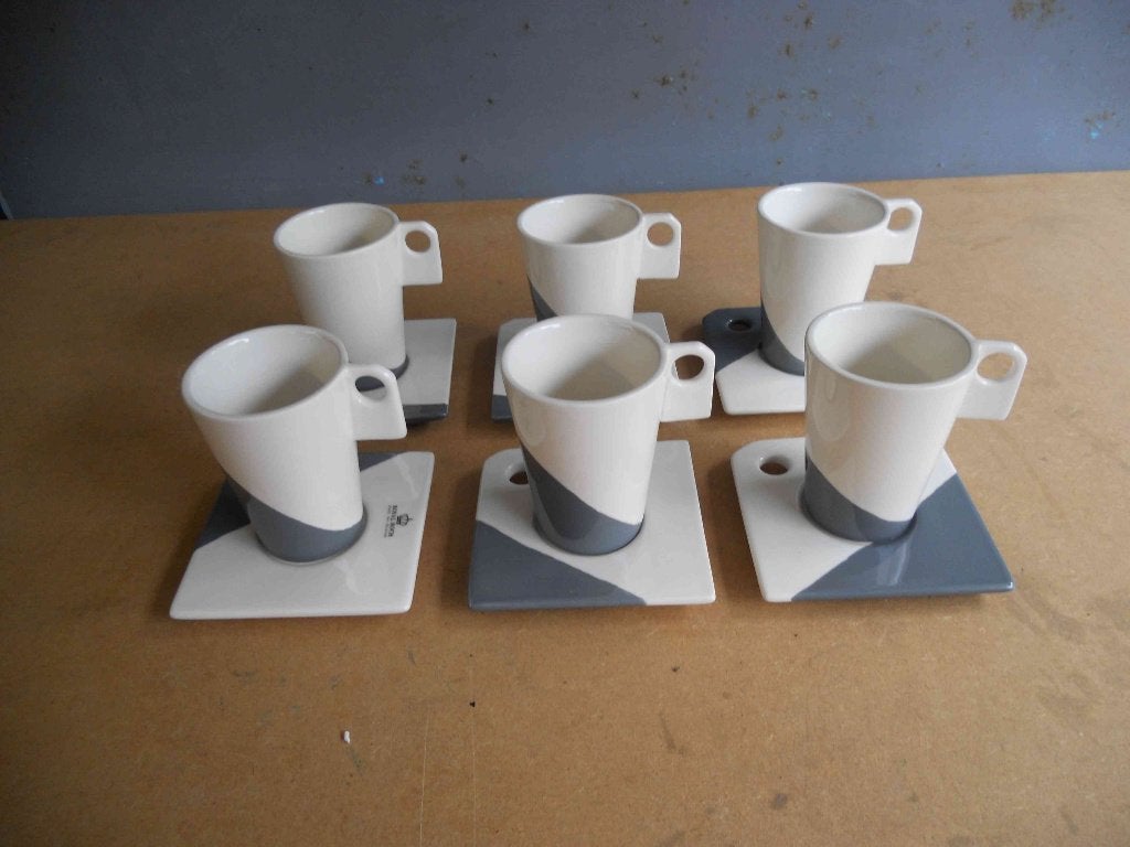 Tasses et sous-tasse Boch, Enlèvement, Utilisé