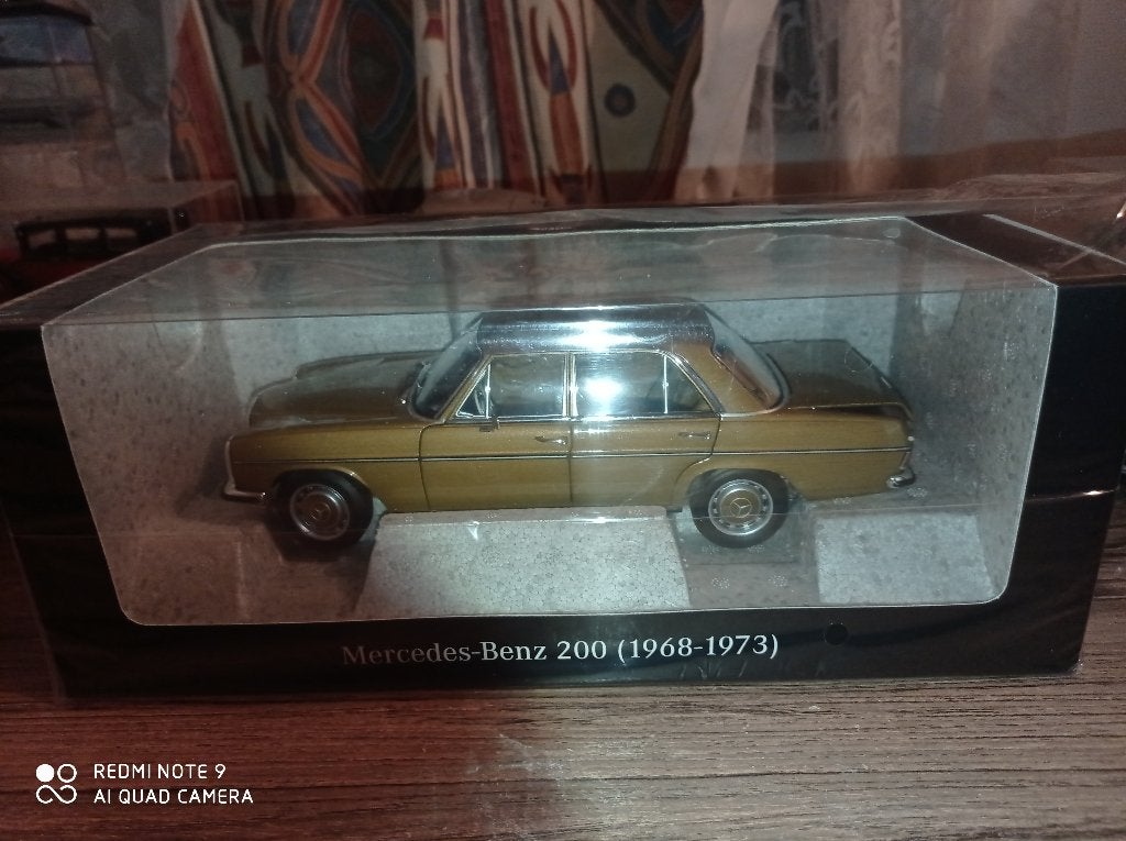 Miniatuur Mercedes Benz 200 1968-1973 W115 Nieuwe dealerbox, Ophalen of Verzenden, Nieuw, Auto, Norev