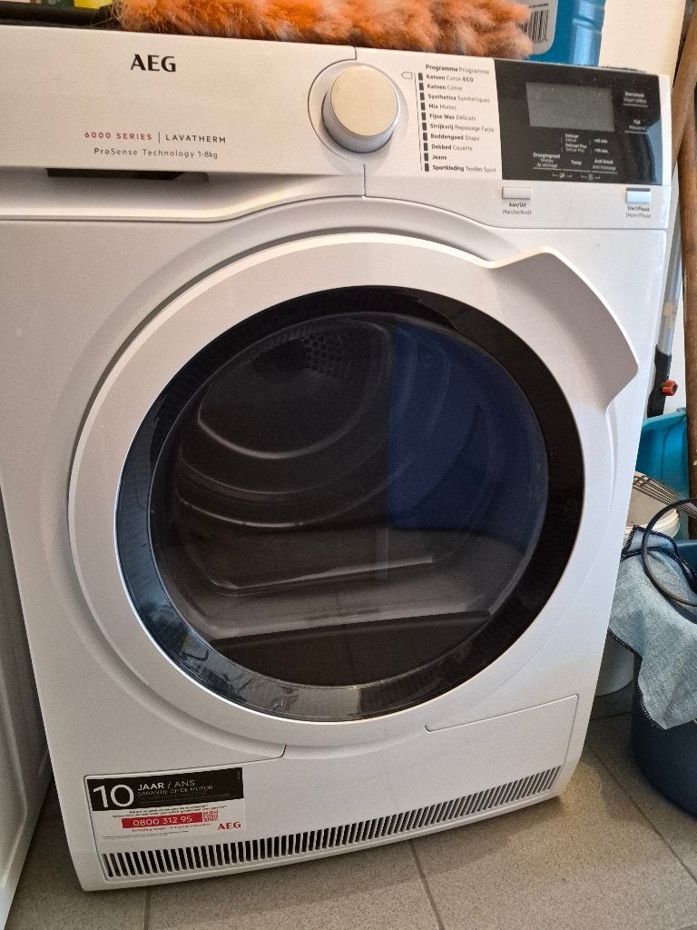 Droogkast AEG, Ophalen, 8 tot 10 kg, Zo goed als nieuw, Voorlader