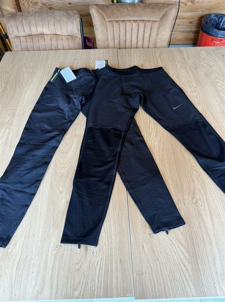 2x Nike Power Therma Joggingbroek BV5493-010 - Maat S, Kleding | Heren, Ophalen of Verzenden, Nieuw, Maat 46 (S) of kleiner