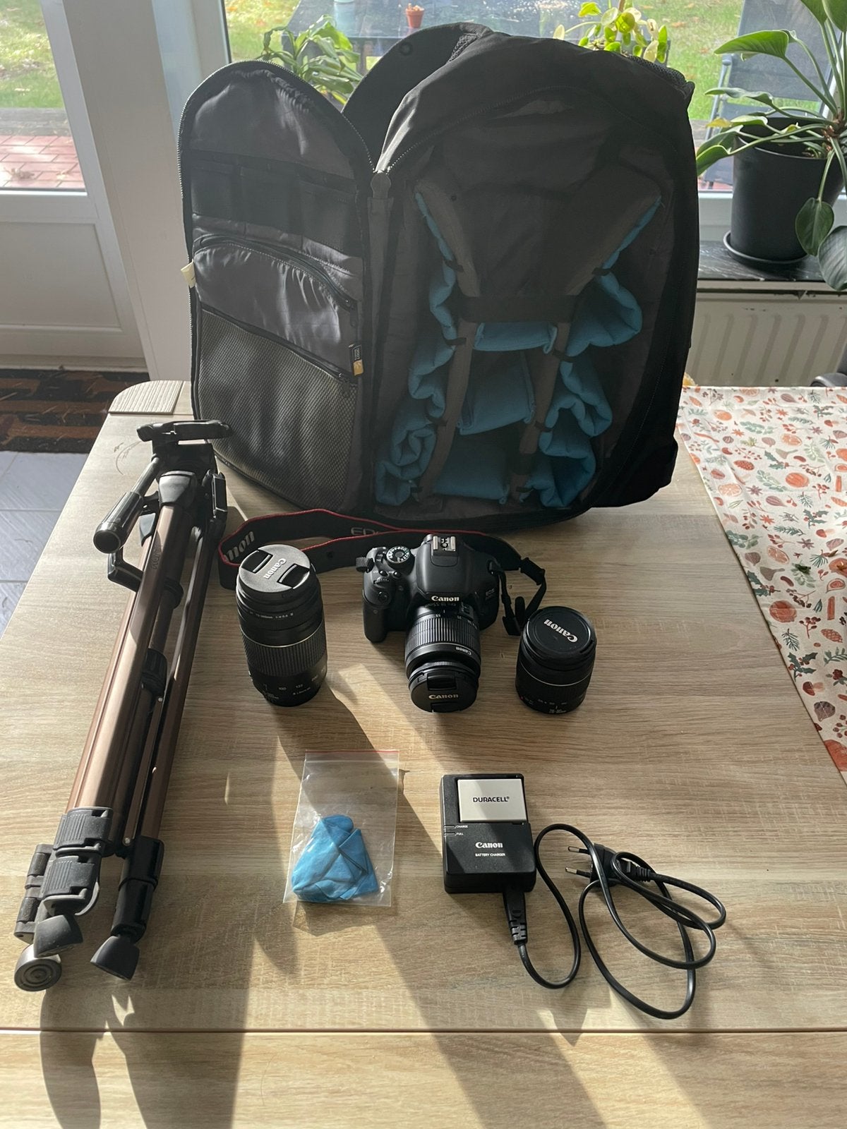 Canon EOS 600D + 3 Canon lenzen + cameratas + 2 batterijen +, Ophalen, Zo goed als nieuw, Cameratas, Canon