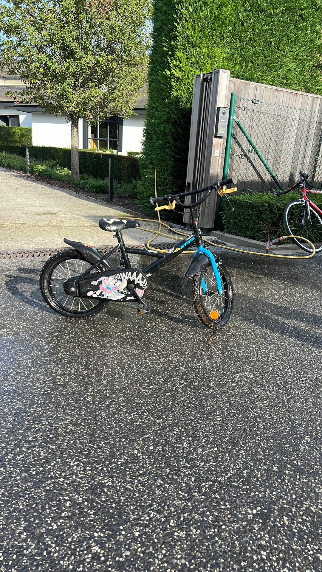 Kinderfiets BTWIN blauw/zwart, Ophalen, Zo goed als nieuw