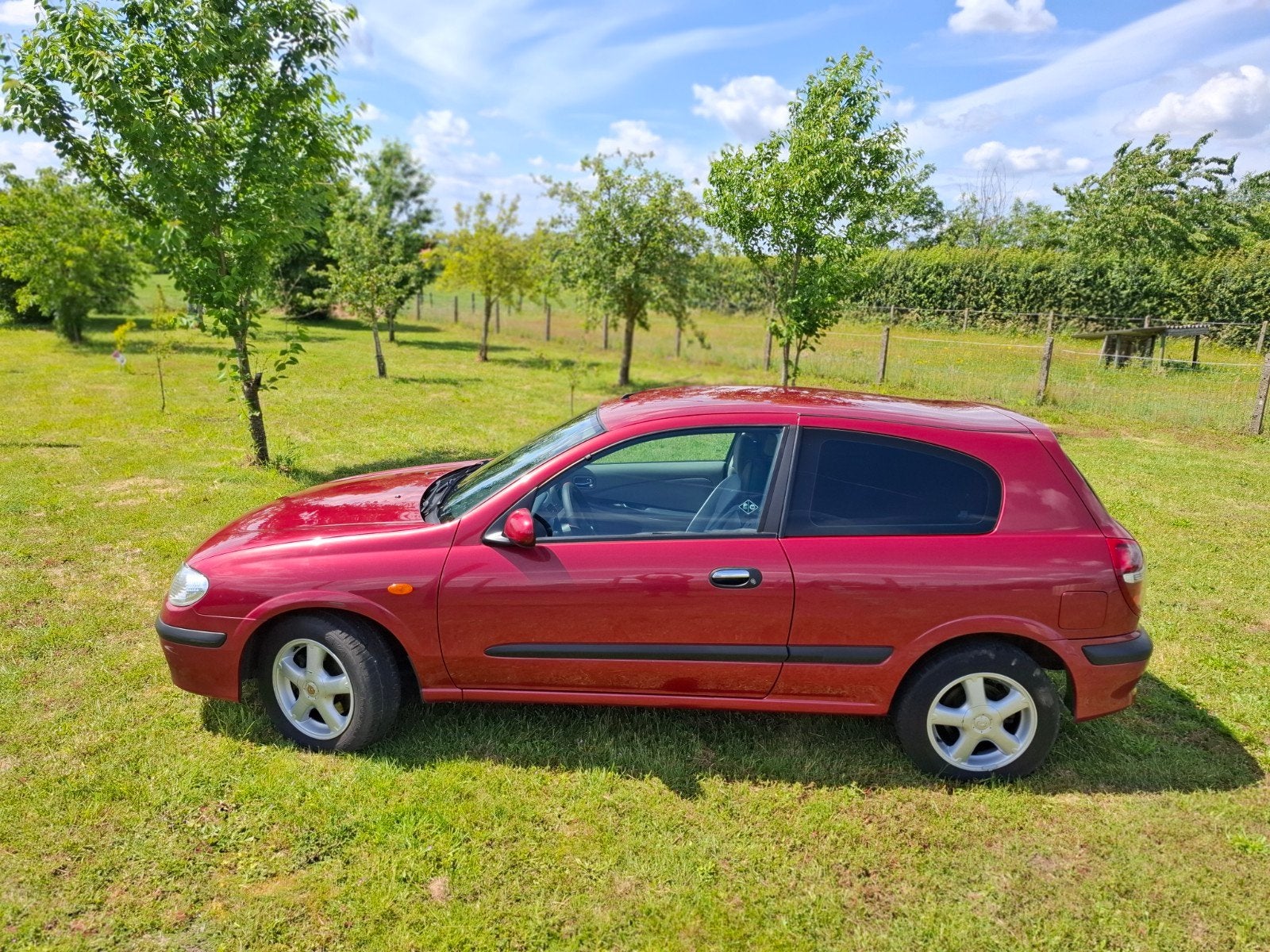 Nissan Almera1.5 benzine 93 d/km. airco, Bluetooth/subwoofer, Auto's, Stof, 4 cilinders, Particulier, Sound system