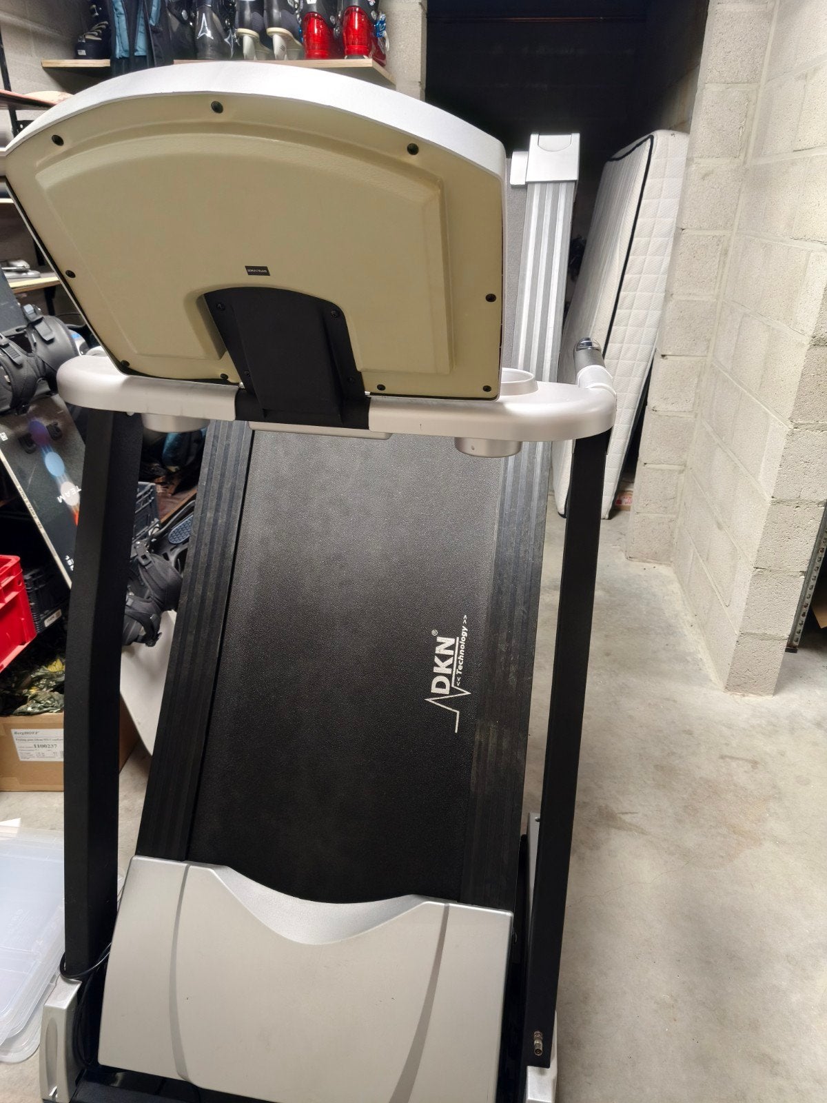DKNV loopband, Sport en Fitness, Fitnessapparatuur, Ophalen, Loopband