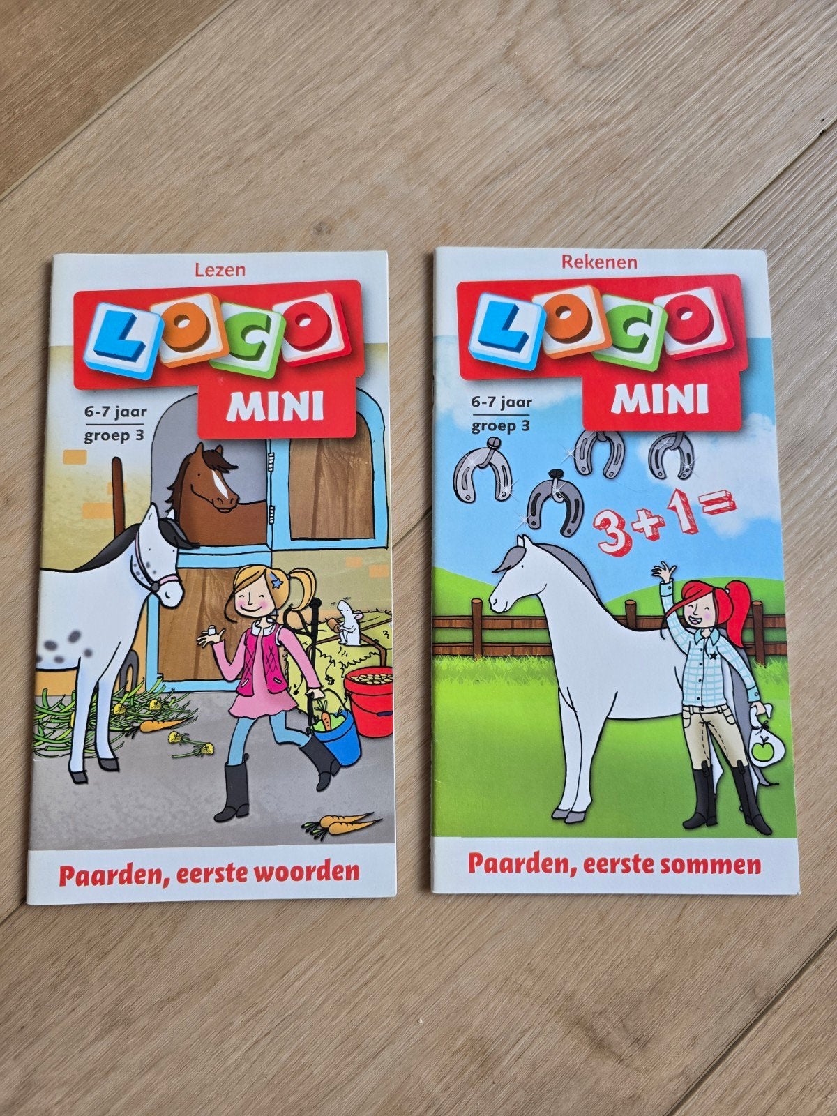 2 boekjes van Mini Loco over paarden, Ophalen of Verzenden