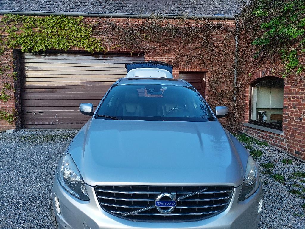 A vendre Volvo XC60 Summum Diesel_Euro6b_Modéle 2016, Autos, Volvo, Cuir, Argent ou Gris, Achat, Boîte manuelle