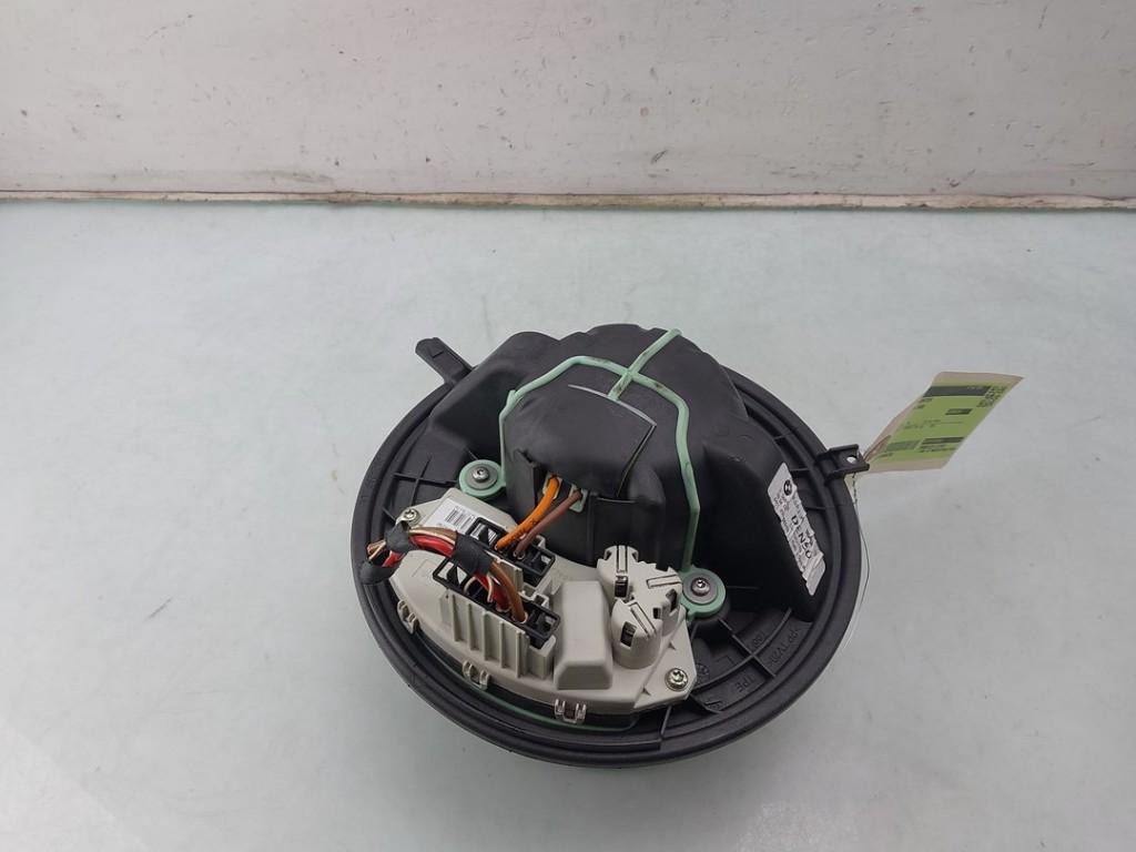 KACHEL VENTILATORMOTOR BMW 1 serie (E81) (01-2006/09-2012), Gebruikt, BMW, Petuelring 130
80809  München, DE, Bayerische Motoren Werke AG