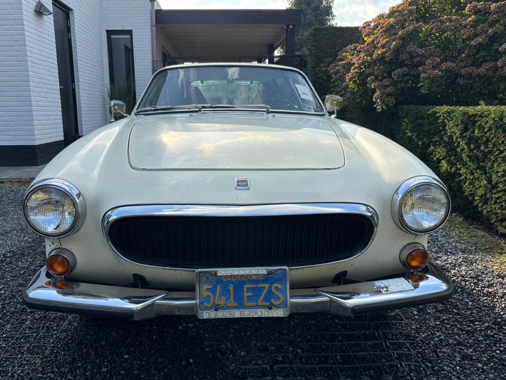 Volvo P1800 ES 1972 California White met handbak overdrive, foto 2