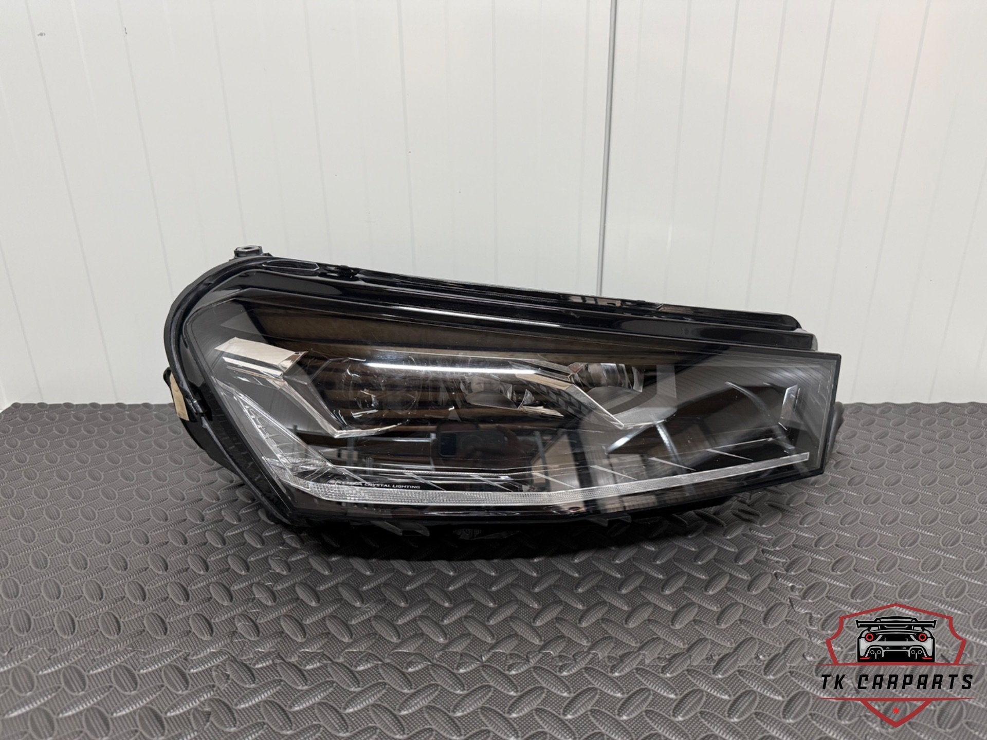Skoda Fabia IV full led koplamp R met module 6vb941016b, Infoline@skoda-auto.cz, Nieuw, Tr. Vaclava Klementa 869
293 01  Mlada Boleslav, CZ