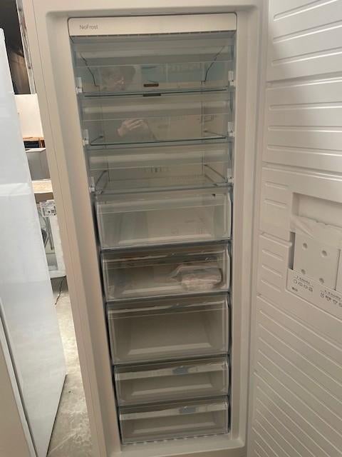 DIEPVRIES BOSCH NO FROST NIEUW IN VERPAKKING, Nieuw, 160 cm of meer, Energieklasse A of zuiniger, Ophalen