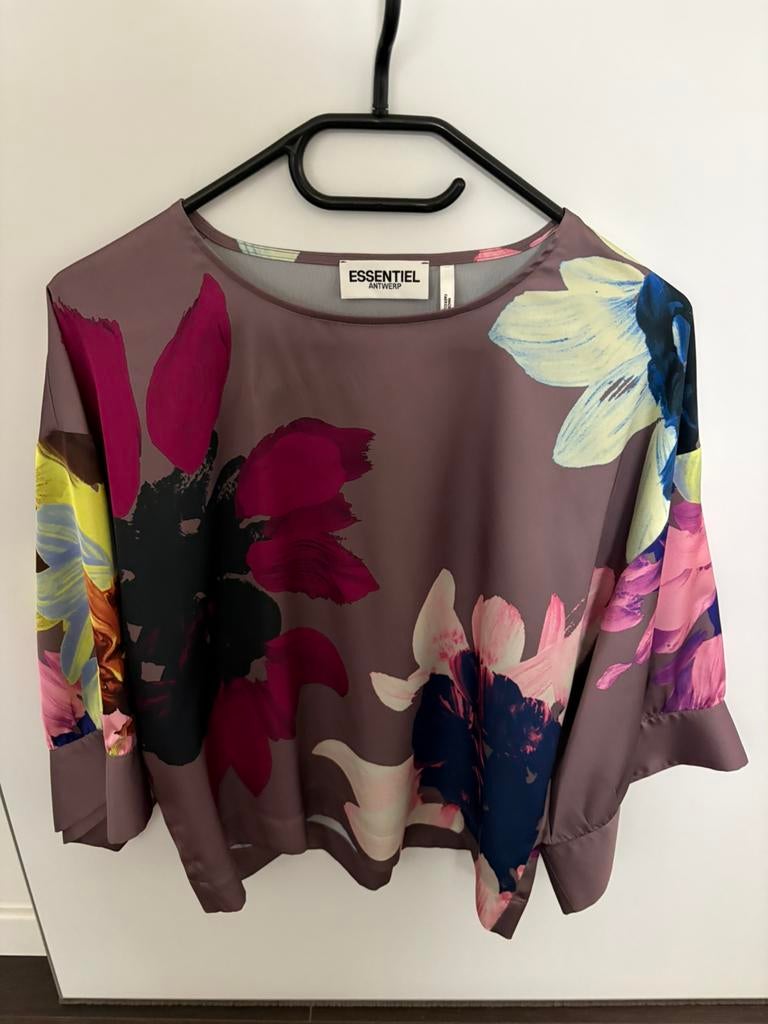 Taupe blouse bloemnprint van Essentiel, Overige kleuren, Ophalen of Verzenden, Zo goed als nieuw, Lange mouw