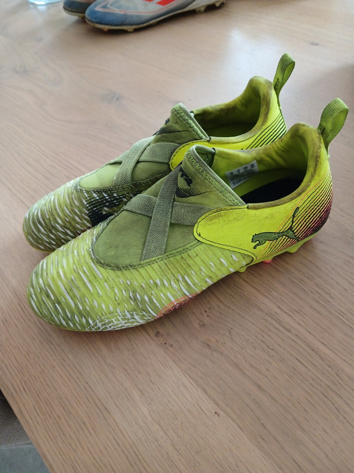 voetbalschoenen puma maat 37, Enlèvement ou Envoi