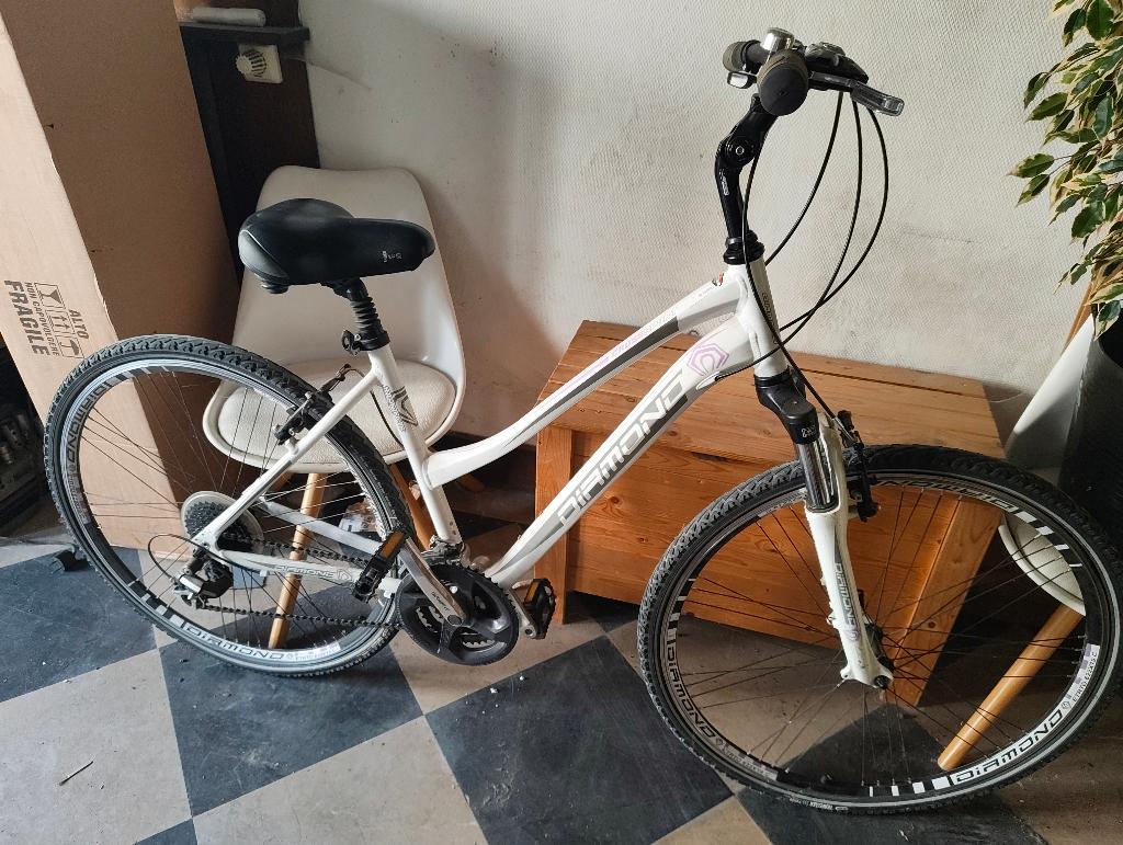 Vélo femme Diamond, Fietsen en Brommers, Fietsen | Dames | Sportfietsen en Toerfietsen, 28 inch, Gebruikt, Velgrem, Meer dan 20 versnellingen