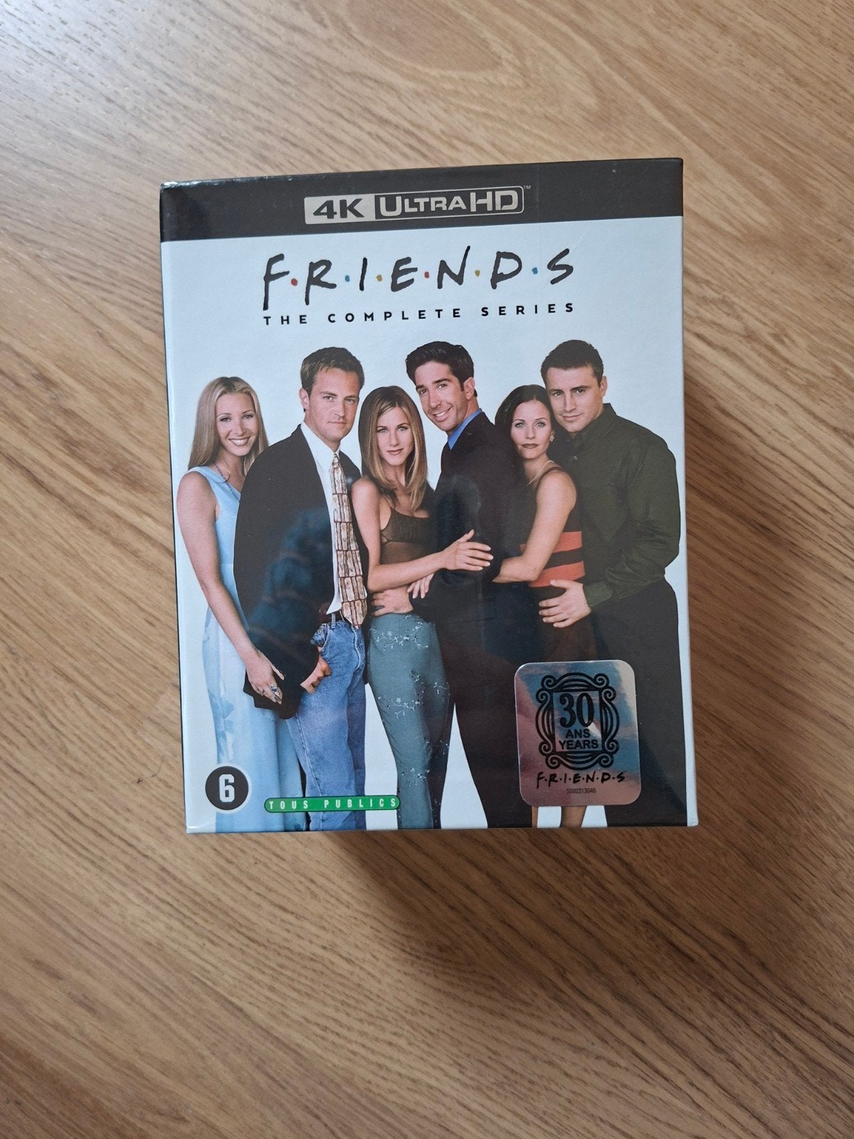 Friends série intégrale 4k sous cello emballée neuve, CD & DVD, DVD | TV & Séries télévisées, Comédie, Coffret, À partir de 9 ans