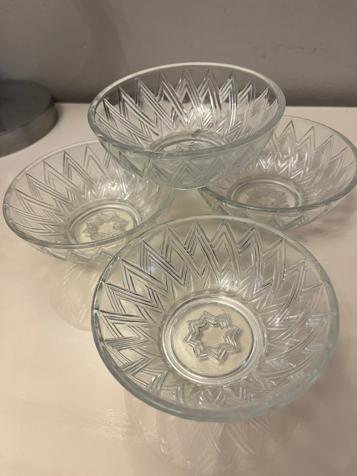 Lot de 4 coupelles / bols à en verre moulé géométrique, Huis en Inrichting, Ophalen of Verzenden, Zo goed als nieuw
